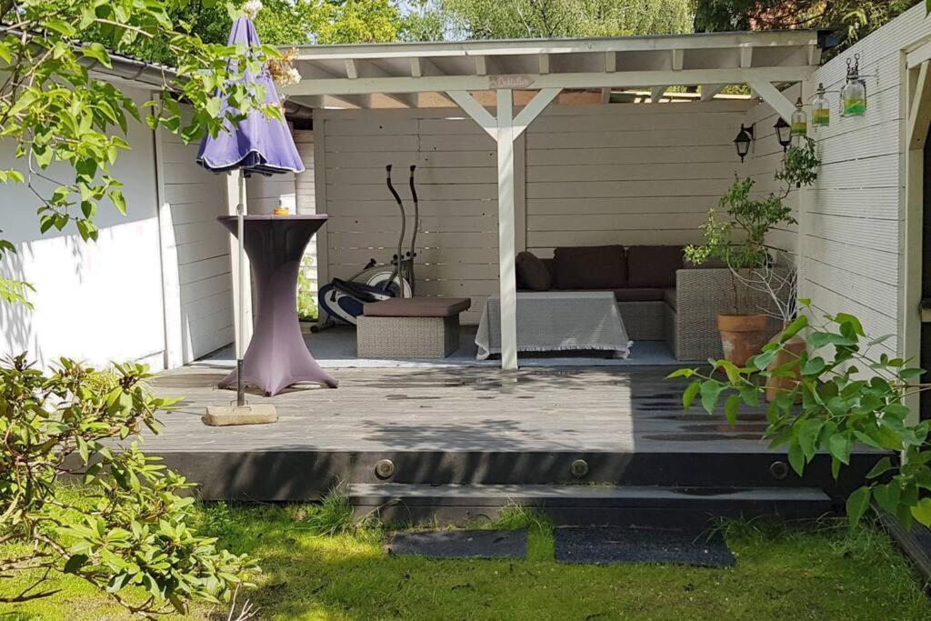 Town-villa, Apartment, Living With Big Sofa Bed , 2 Bedroom, 1kitchen, 1bathroom, 1 Office, 1 Garden Appartement
