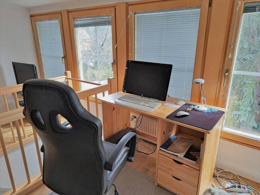 Town-villa, Apartment, Living With Big Sofa Bed , 2 Bedroom, 1kitchen, 1bathroom, 1 Office, 1 Garden Apartment Berlin