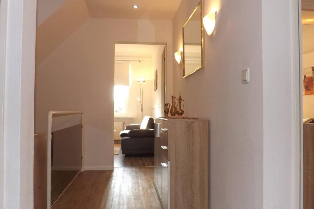 Town-villa, Apartment, Living With Big Sofa Bed , 2 Bedroom, 1kitchen, 1bathroom, 1 Office, 1 Garden Berlijn