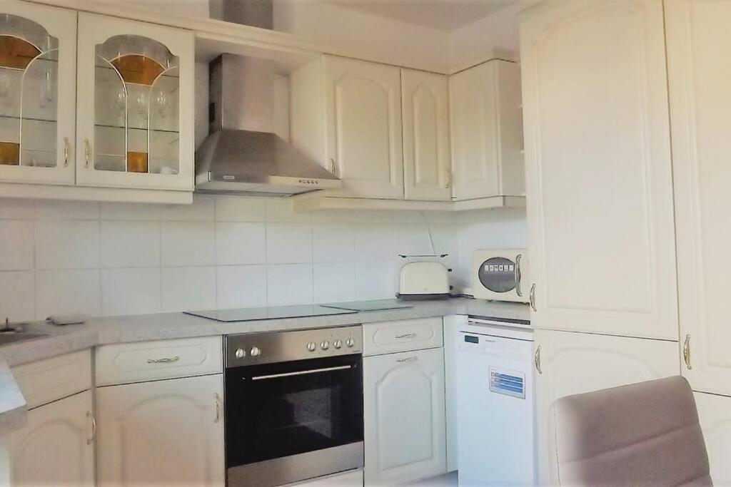 Town-villa, Apartment, Living With Big Sofa Bed , 2 Bedroom, 1kitchen, 1bathroom, 1 Office, 1 Garden Berlijn