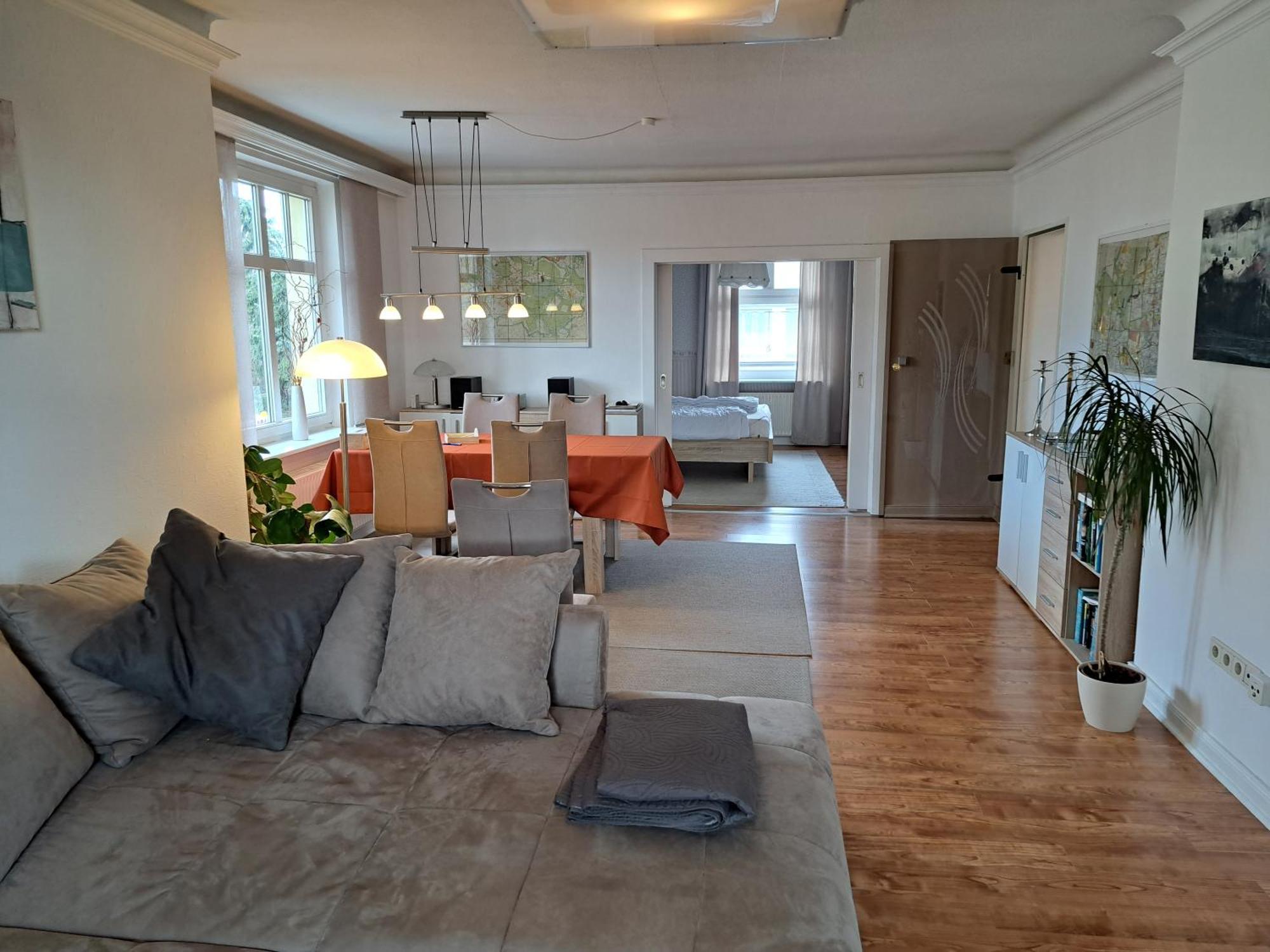 Town-villa, Apartment, Living With Big Sofa Bed , 2 Bedroom, 1kitchen, 1bathroom, 1 Office, 1 Garden Appartement Berlijn