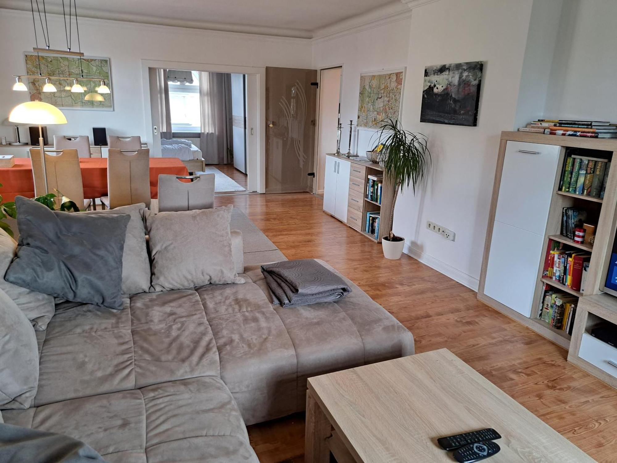 Town-villa, Apartment, Living With Big Sofa Bed , 2 Bedroom, 1kitchen, 1bathroom, 1 Office, 1 Garden * Berlijn